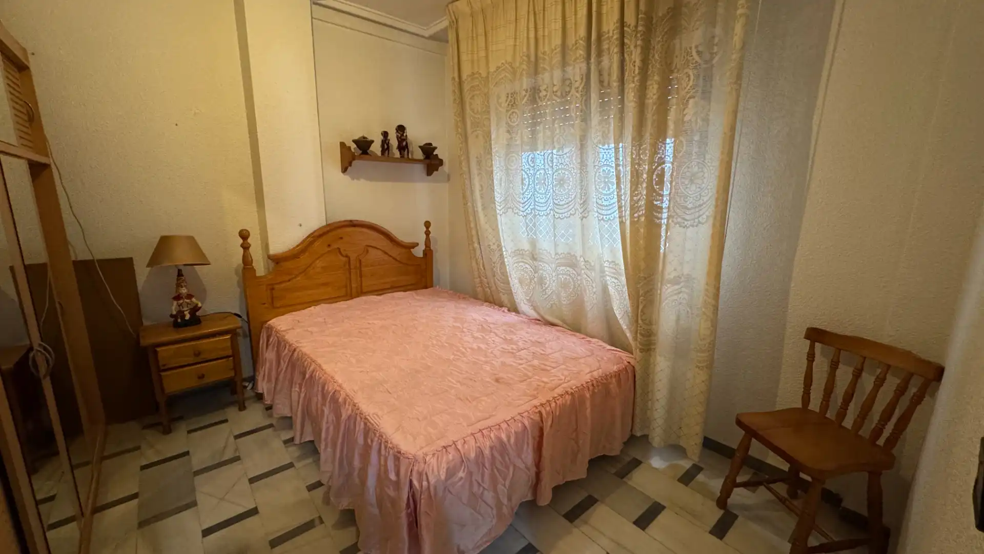 Habitación de Piso en venta en Dolores con Amueblado, Horno y Lavadora