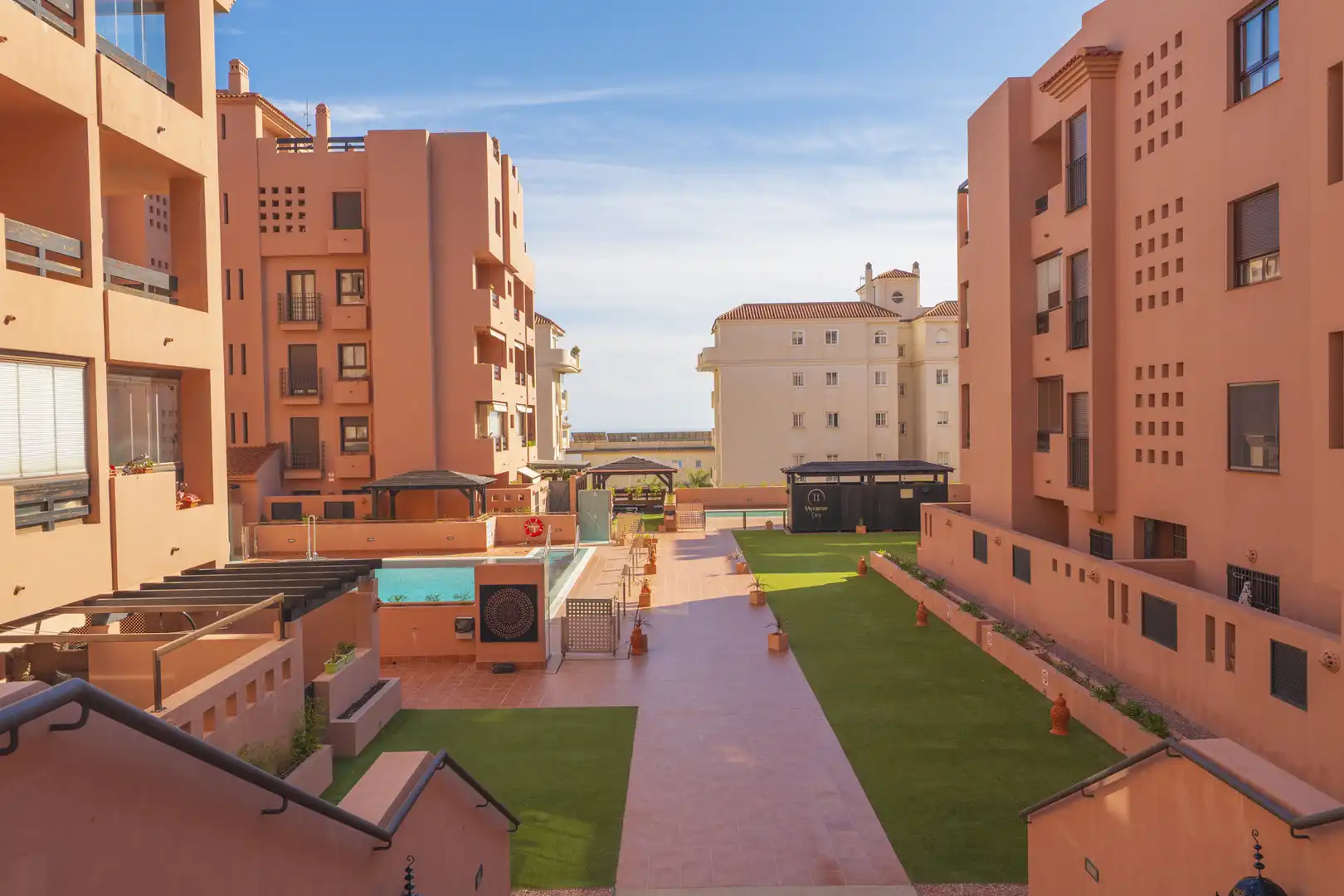 Vista exterior de Apartament en venda en Benalmádena amb Aire condicionat, Calefacció i Terrassa