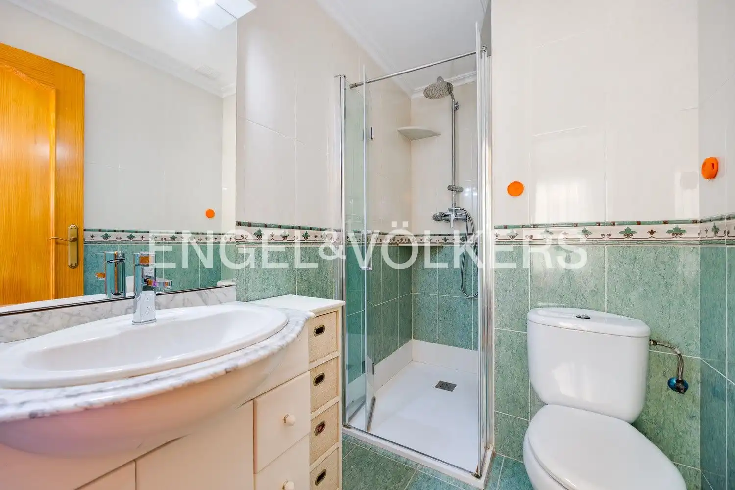 Bathroom of Attic for sale in Guardamar del Segura  with Air Conditioner, Heating and Terrace