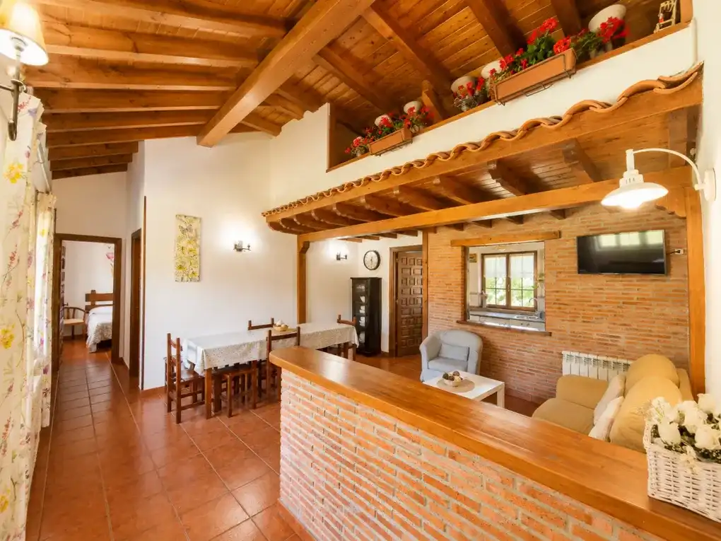 Menjador de Casa o xalet en venda en Llanes amb Calefacció, Jardí privat i Terrassa