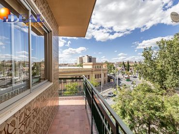 Piso con balcón en venta en Avenida DE MADRID 20
