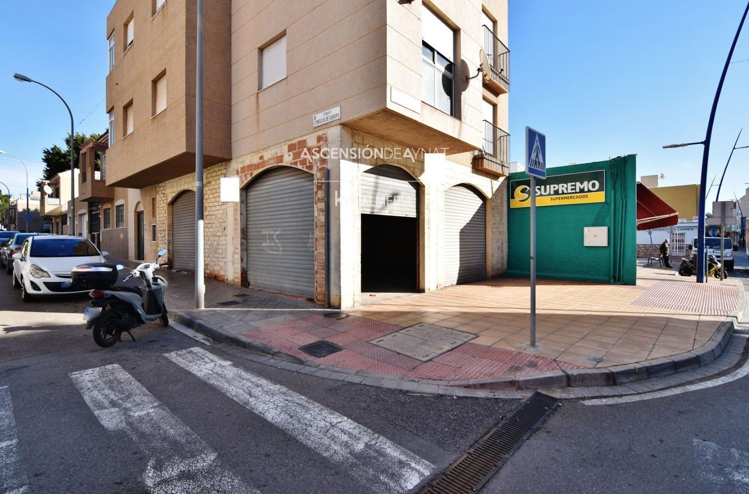 Vista exterior de Local de lloguer en  Almería Capital