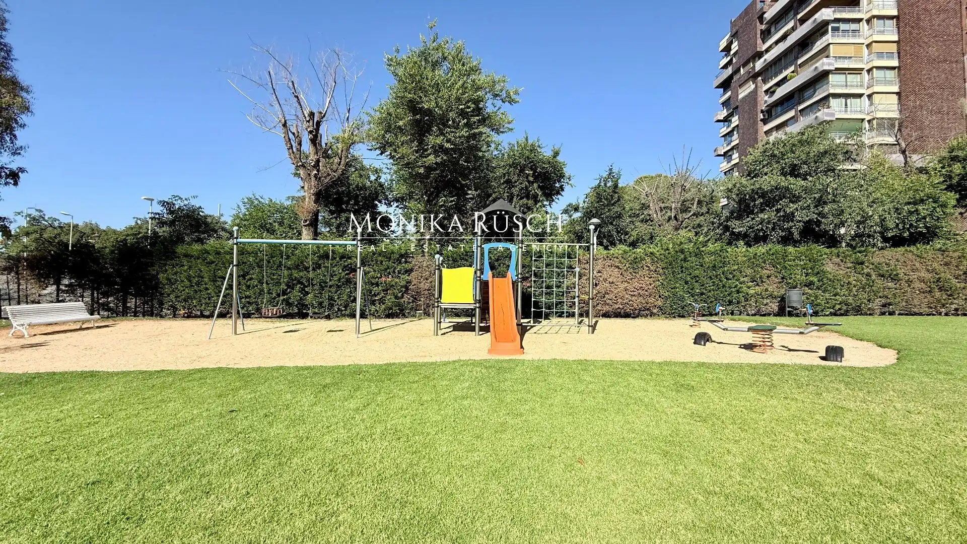 Parking de Piso en venta en Barcelona con Calefacción, Terraza y Trastero