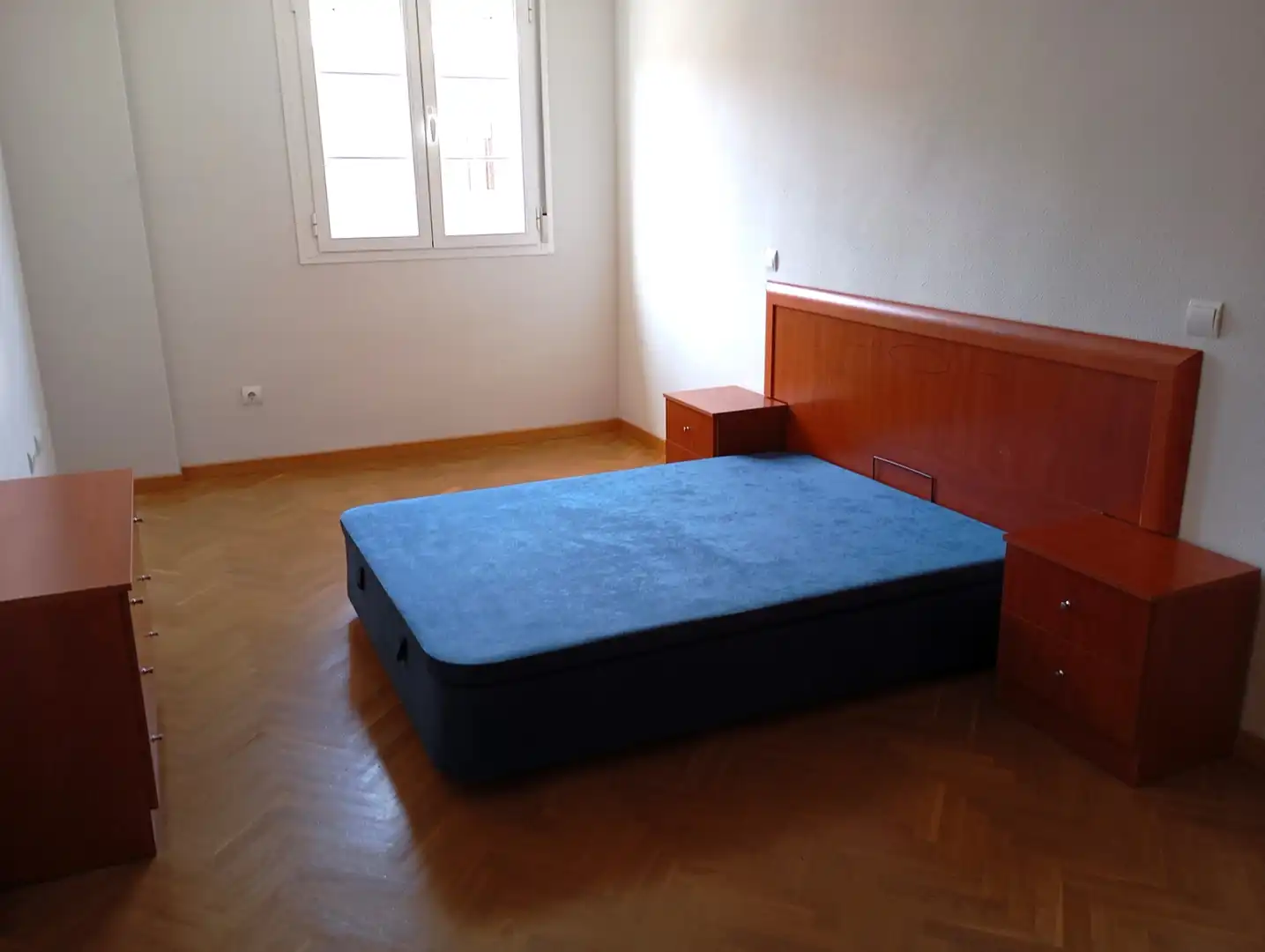 Dormitori de Apartament de lloguer en Aranjuez amb Aire condicionat, Calefacció i Parquet