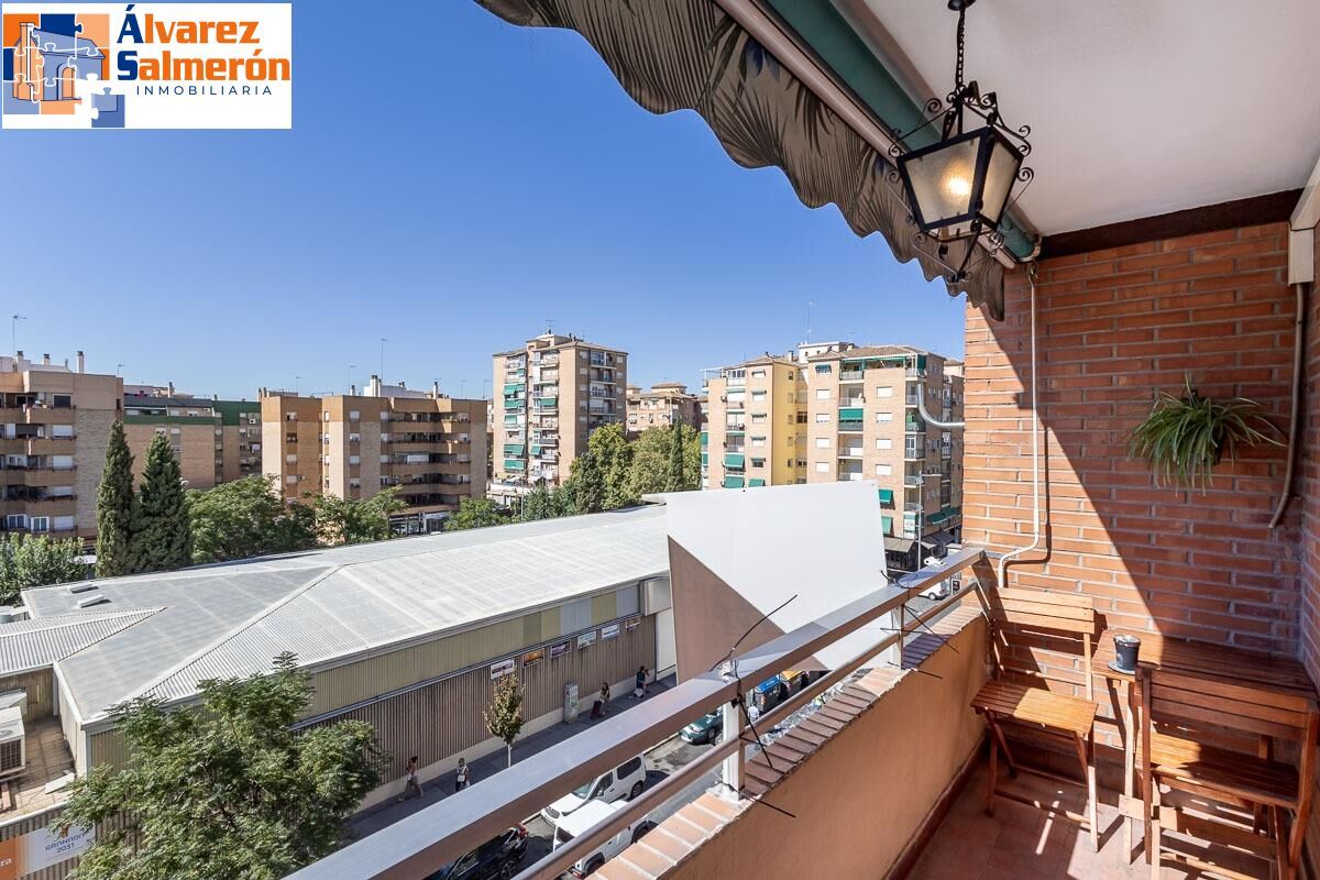 Exterior view of Flat for sale in  Granada Capital  with Heating, Terrace and Storage room