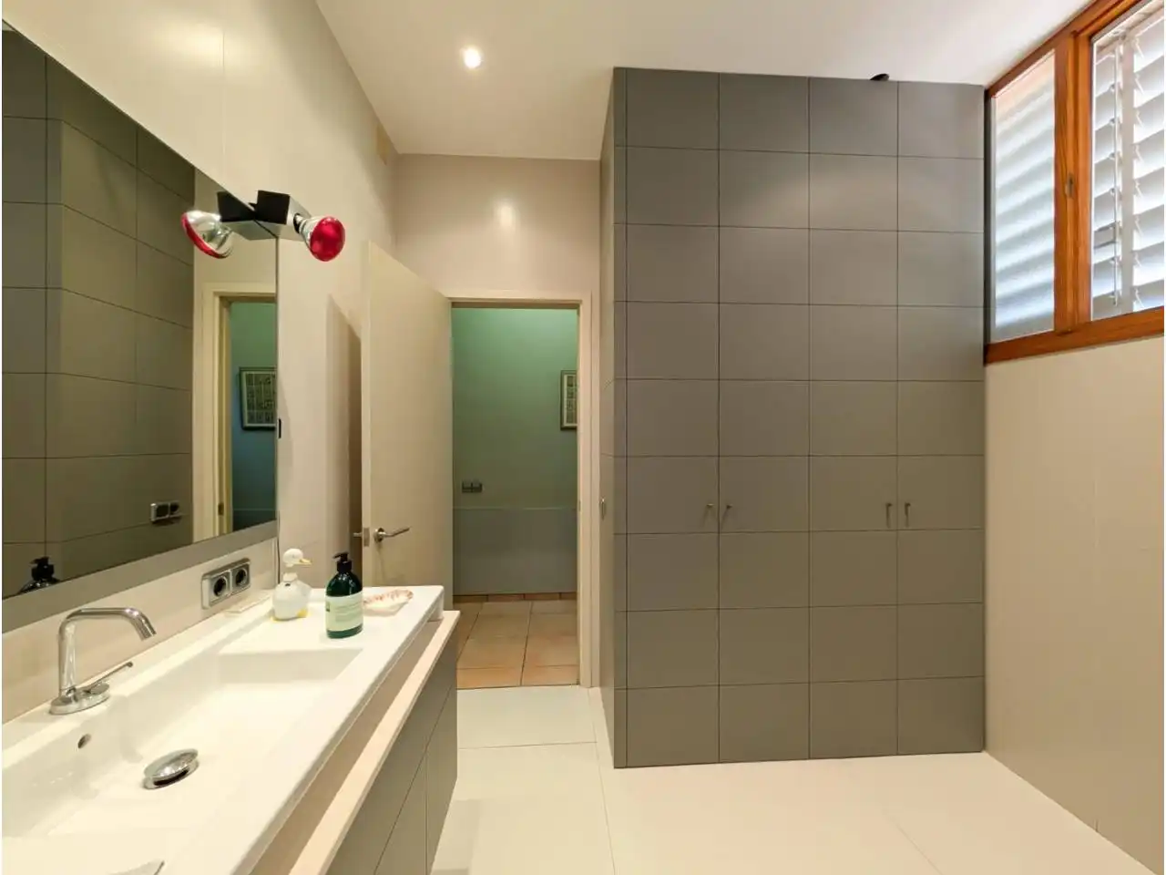 Bathroom of Houses for sale in Banyoles  with Air Conditioner, Heating and Private garden