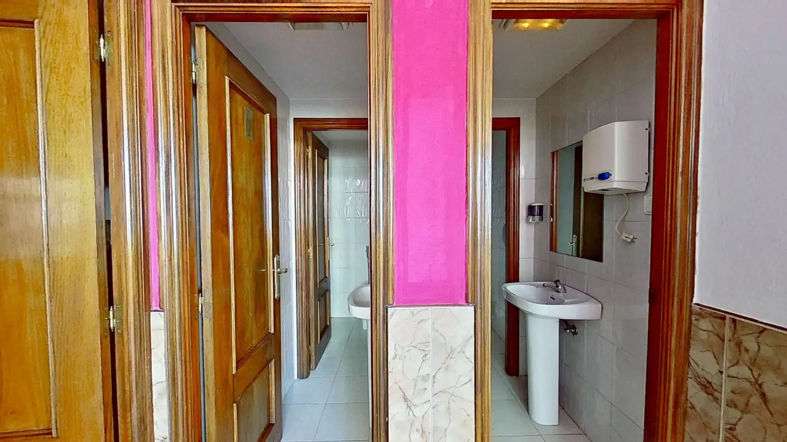 Bathroom of Commercial properties for sale in Torrelavega 