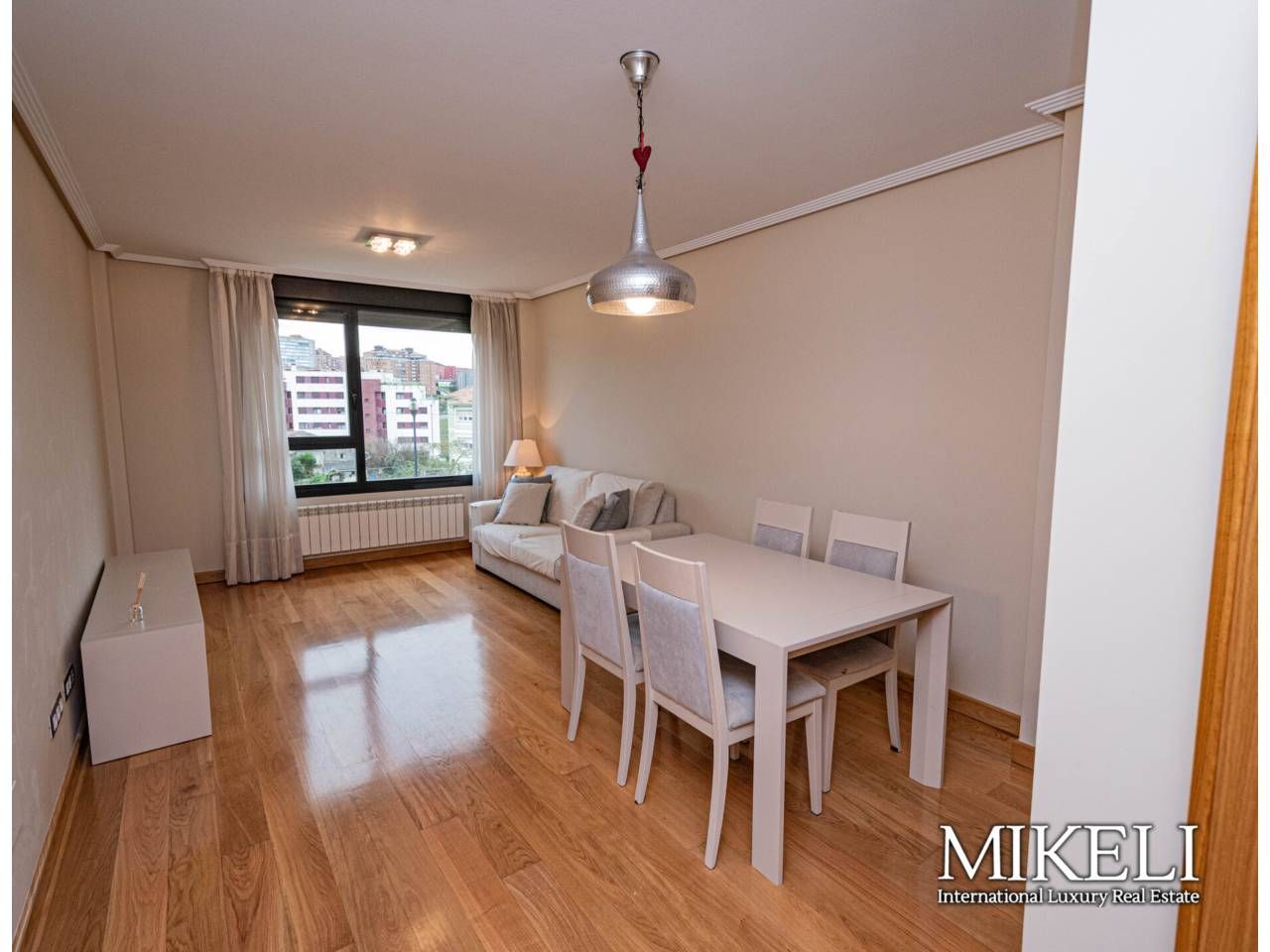 Bedroom of Flat to rent in Santander  with Heating, Parquet flooring and Storage room