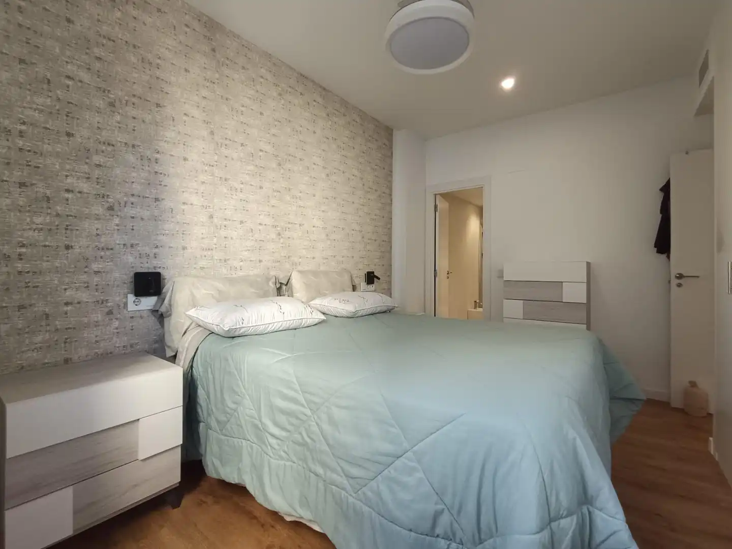 Schlafzimmer von Wohnung zum Verkauf in Córdoba mit Klimaanlage, Heizung und Privatgarten