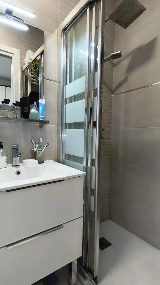 Bathroom of Ground floor for sale in Madrid  with Air Conditioner