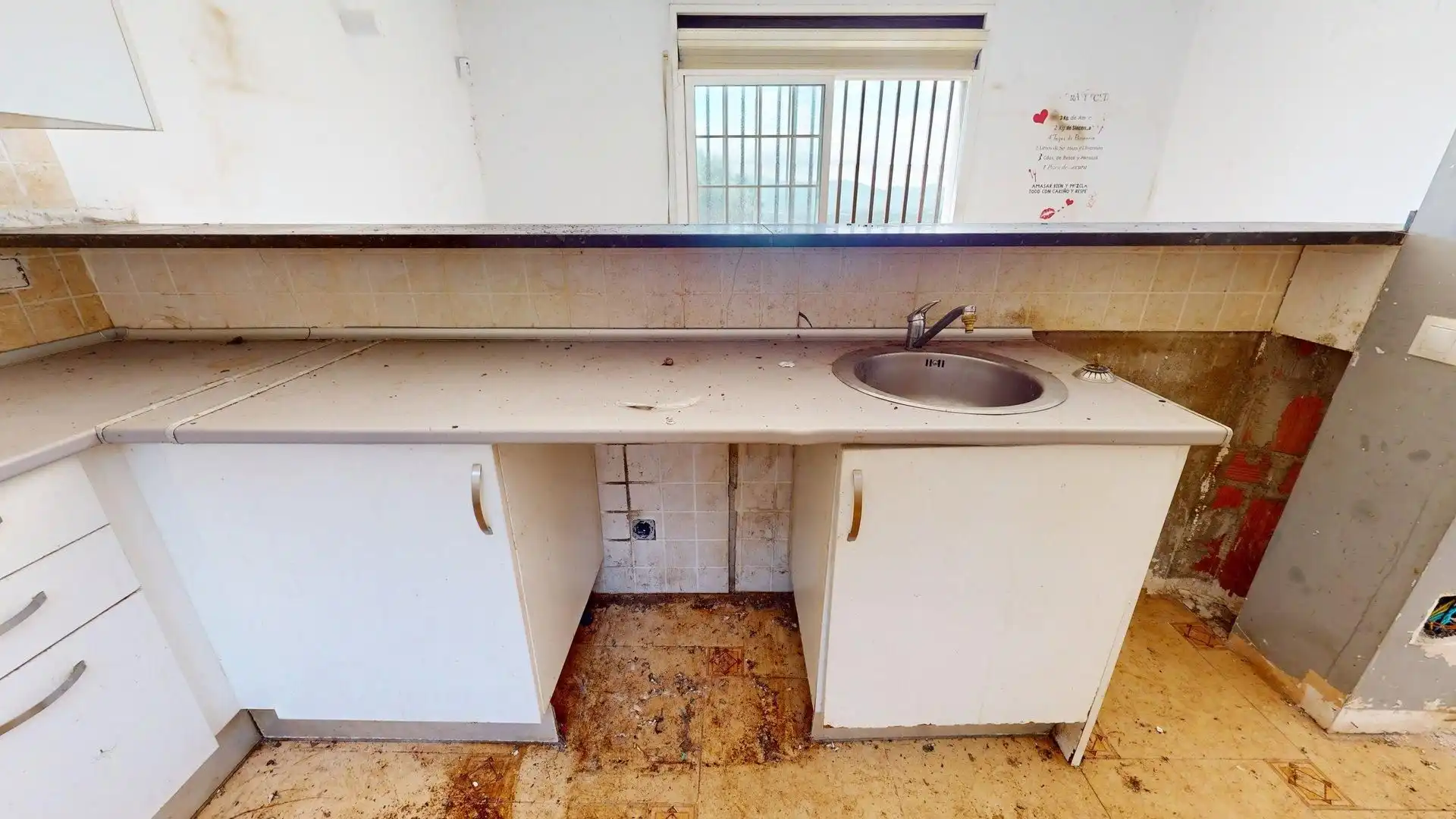 Cuina de Casa o xalet en venda en Tordera amb Jardí privat, Terrassa i Traster