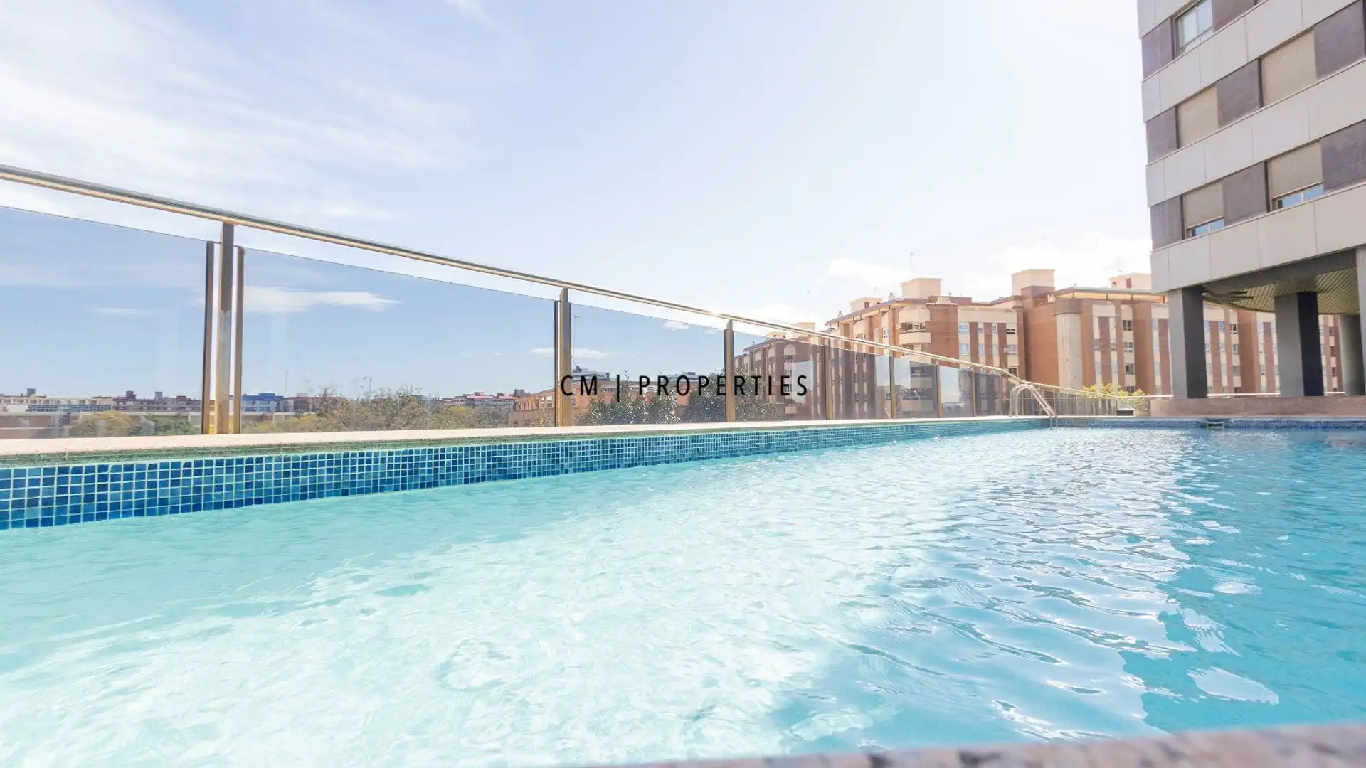 Swimming pool of Flat for rent in  Valencia Capital  with Air Conditioner, Heating and Terrace
