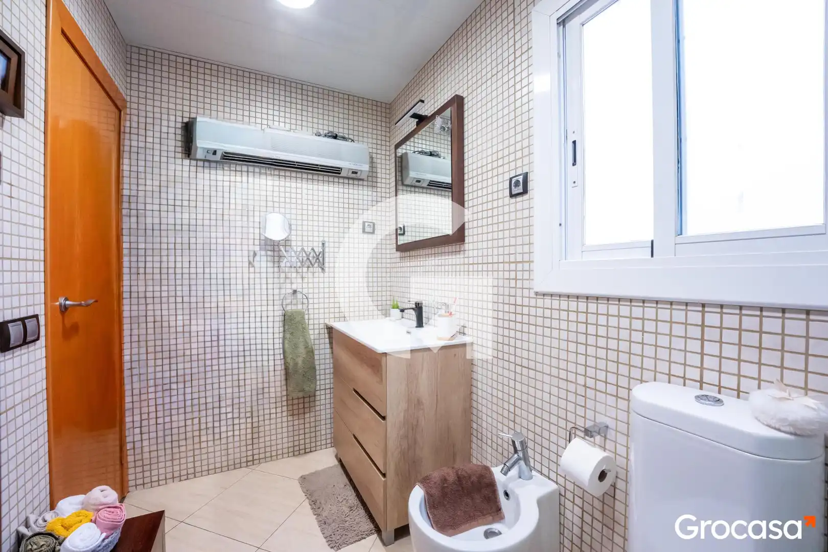 Badezimmer von Dachboden zum Verkauf in Cornellà de Llobregat mit Klimaanlage, Heizung und Terrasse
