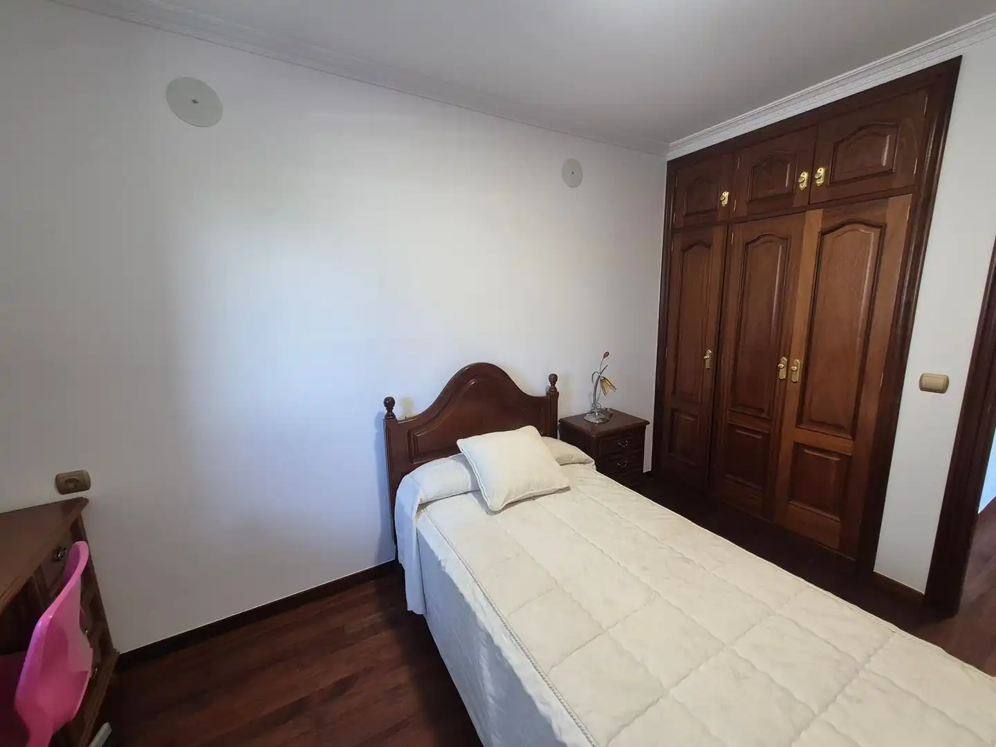 Habitación de Piso de alquiler en Santiago de Compostela  con Parquet y Trastero