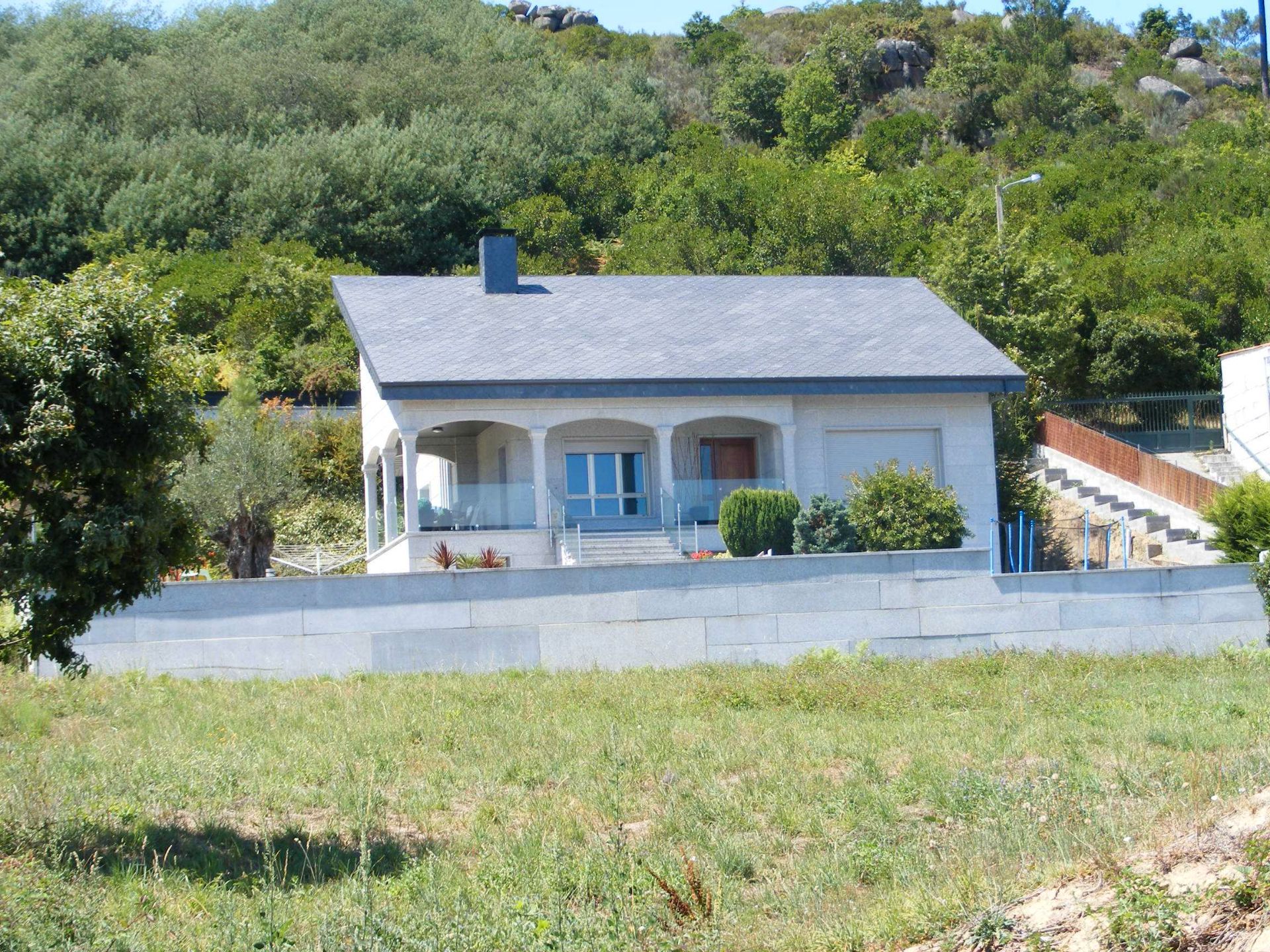 Vista exterior de Casa o xalet en venda en Ourense Capital  amb Calefacció, Jardí privat i Terrassa