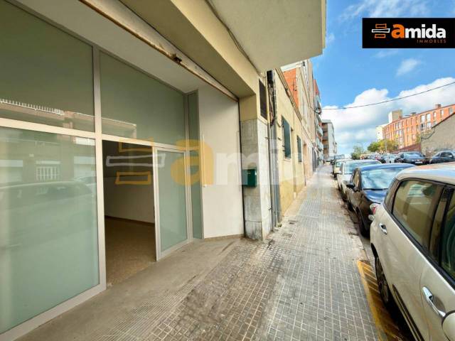 Local comercial en Alquiler en Cementiri Vell