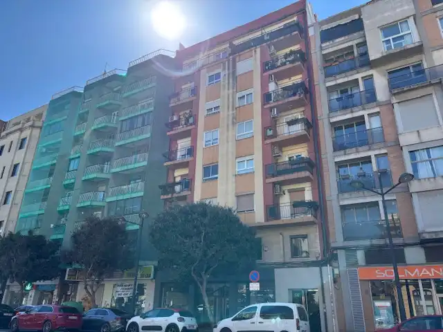 Vista exterior de Apartamento en venta en Valencia con Amueblado, Horno y Lavadora