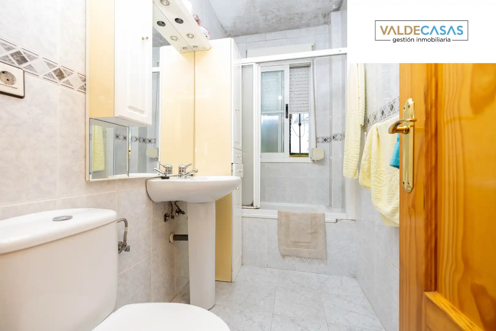 Baño de Casa adosada en venta en Maracena con Aire acondicionado, Terraza y Horno