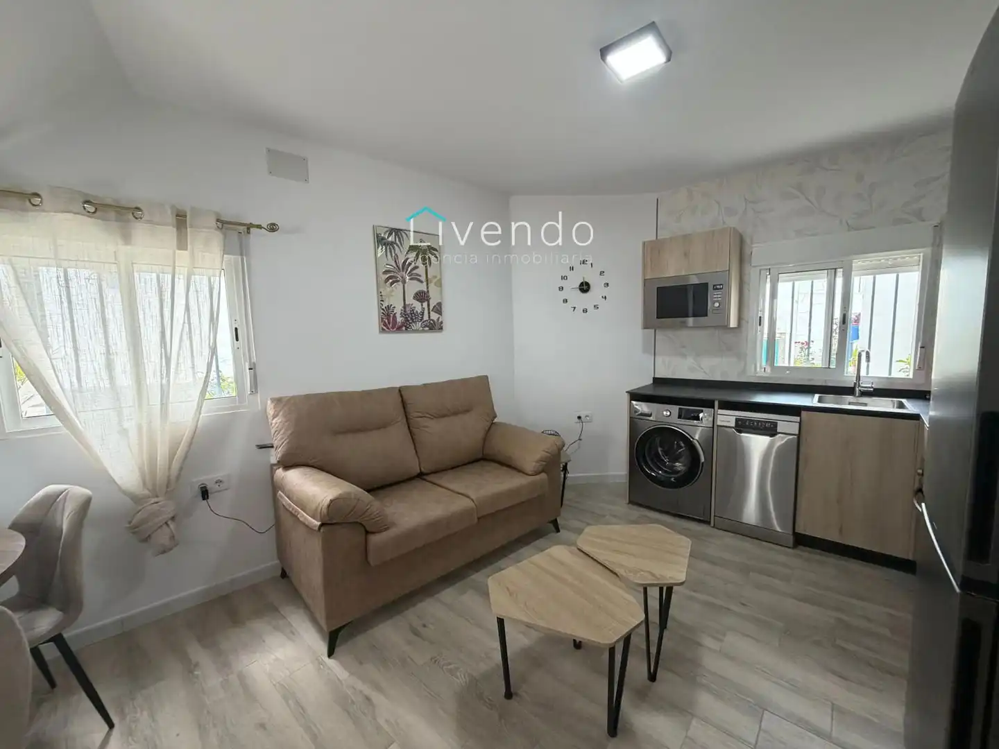 Sala d'estar de Casa o xalet en venda en Conil de la Frontera amb Aire condicionat i Moblat