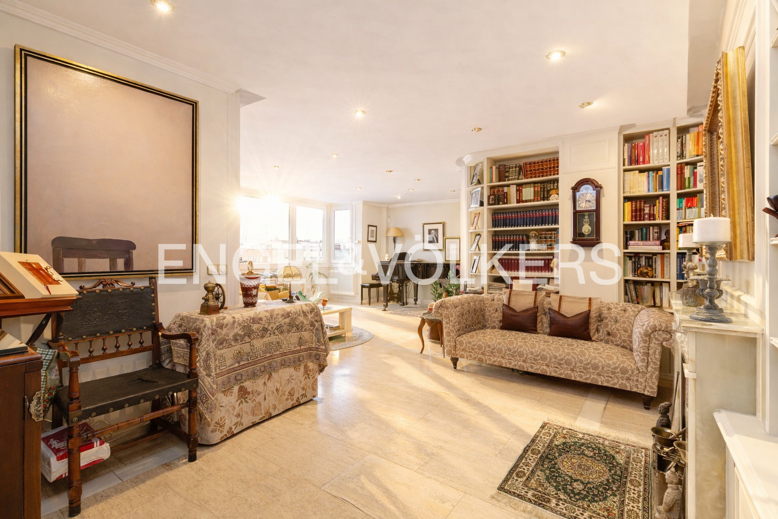 Living room of Apartment for sale in  Madrid Capital  with Air Conditioner, Heating and Terrace