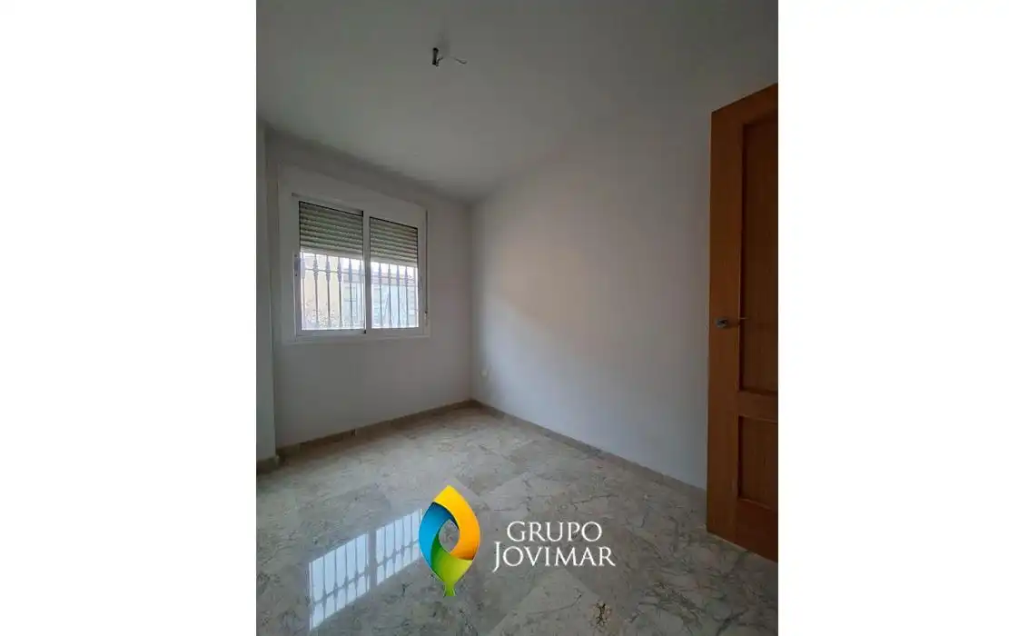 Schlafzimmer von Wohnung zum Verkauf in Benalúa