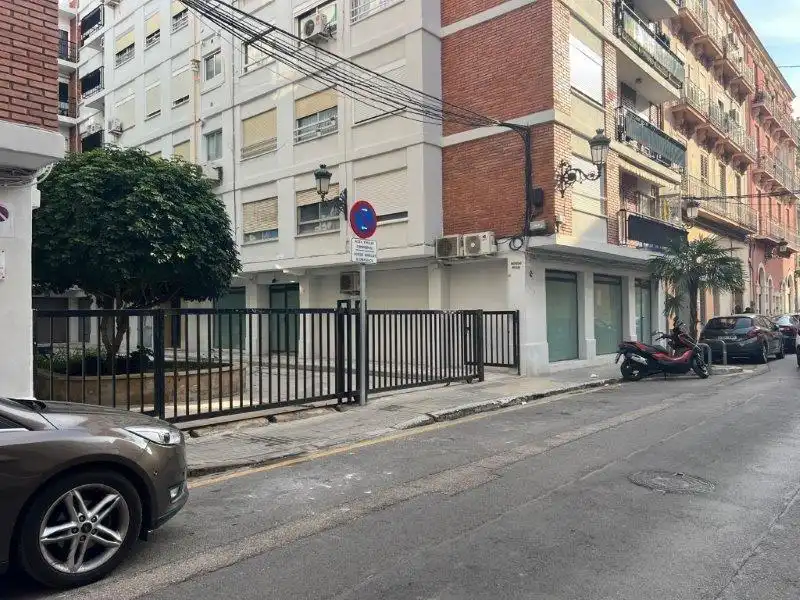 Local comercial en alquiler en Calle ACTOR LLORENS