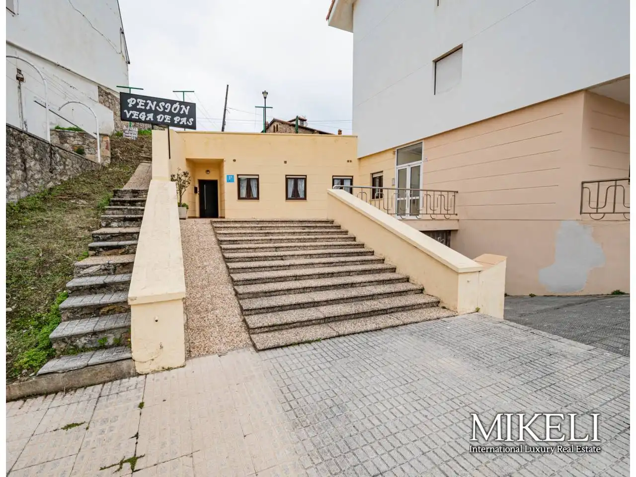 Commercial properties for sale in Paseo MUELLE, Comillas (Cantabria)