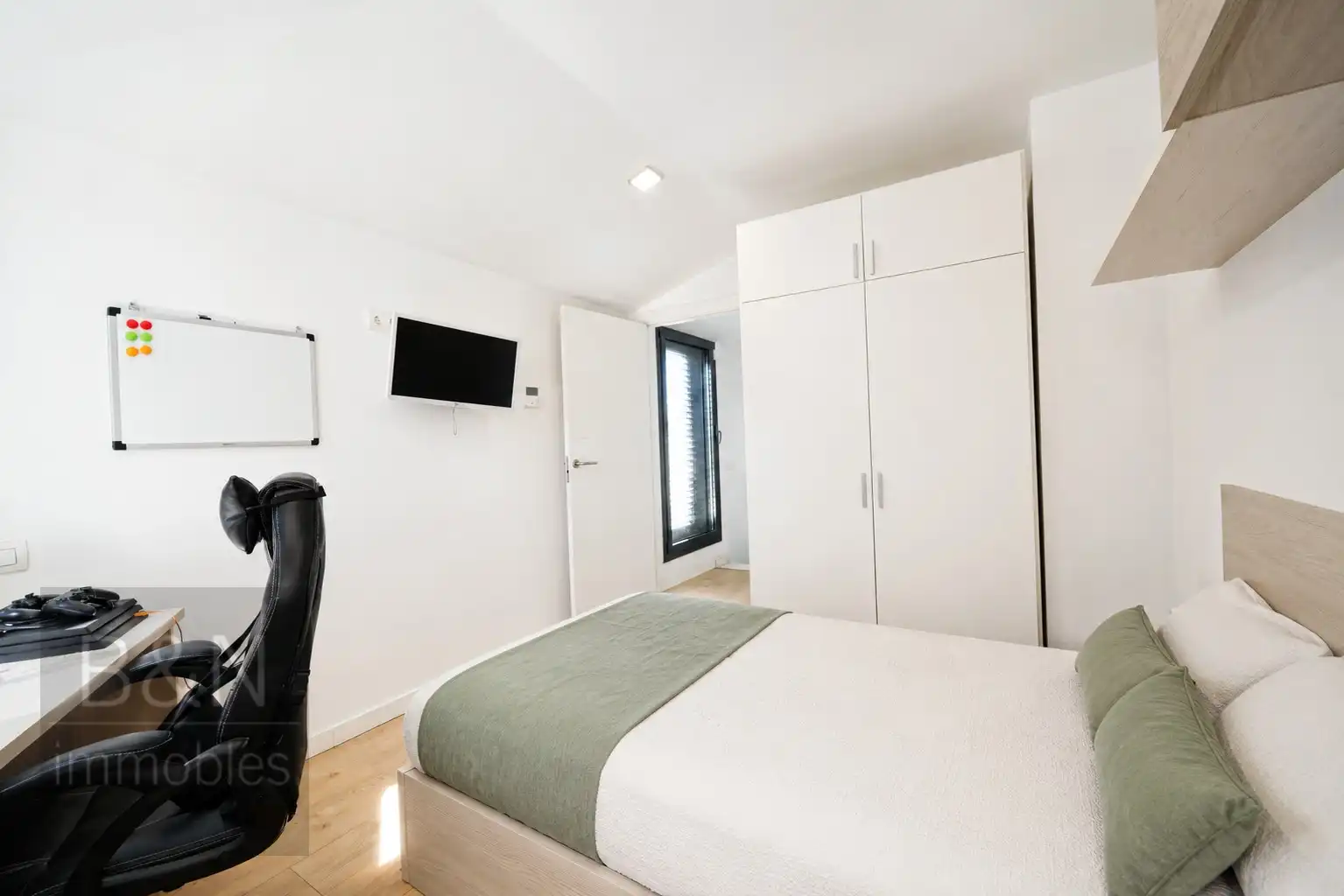 Habitación de Dúplex en venta en Terrassa con Aire acondicionado, Calefacción y Terraza