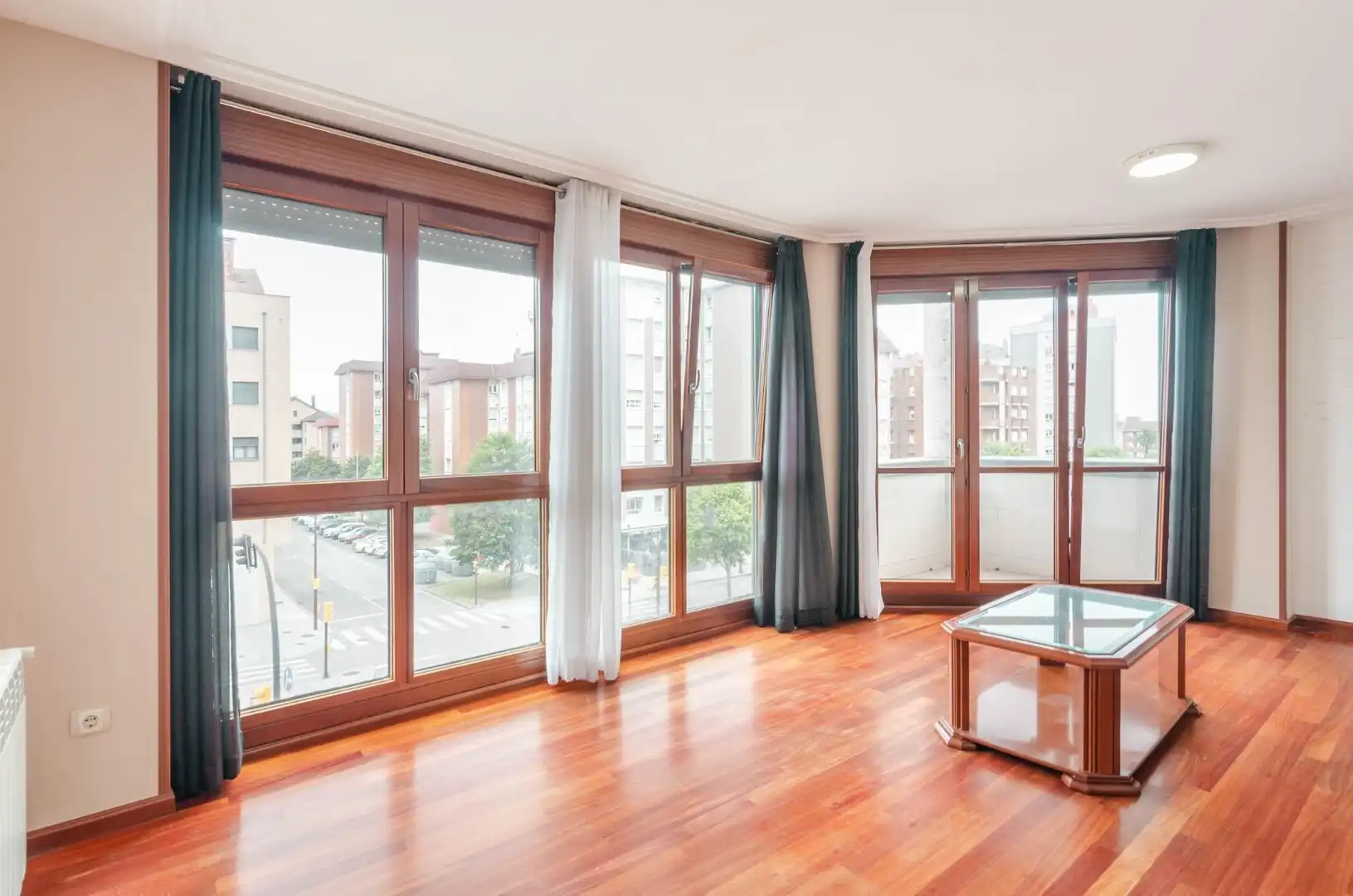 Flat with terrace for sale in Calle MANOLO QUIROS 2, imagen 8