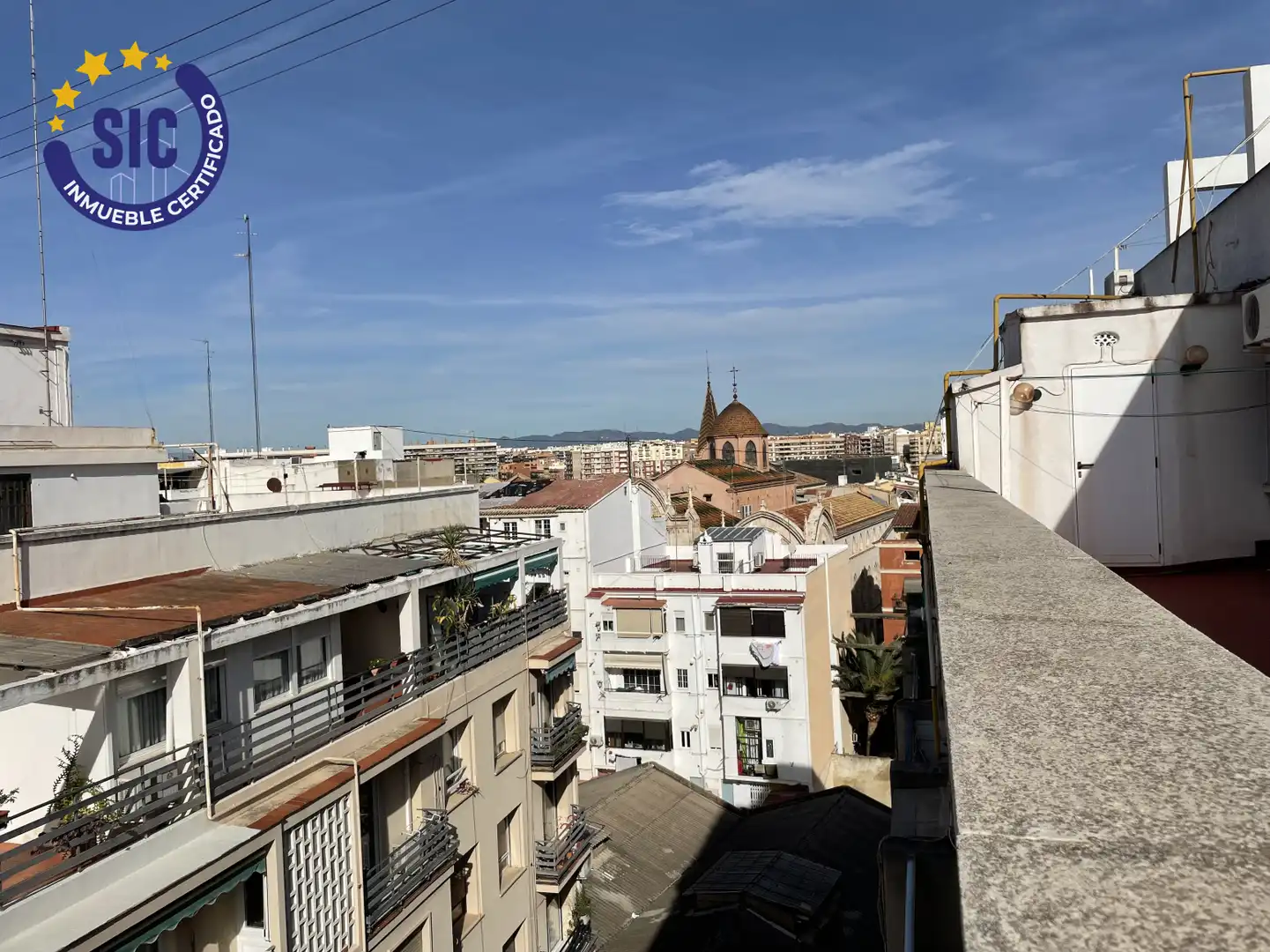 Vista exterior de Àtic en venda en Valencia amb Aire condicionat, Calefacció i Parquet