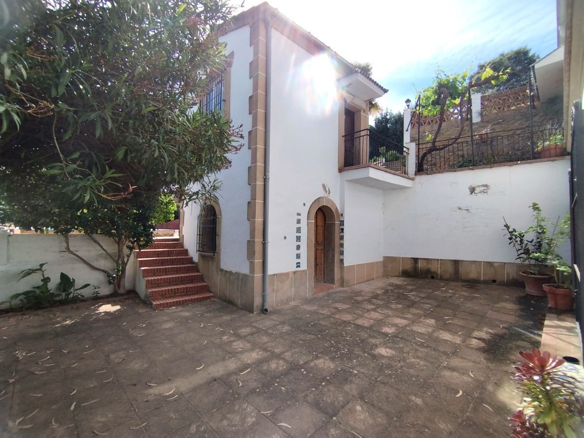 Exterior view of House or chalet for sale in Plasencia  with Air Conditioner, Heating and Private garden