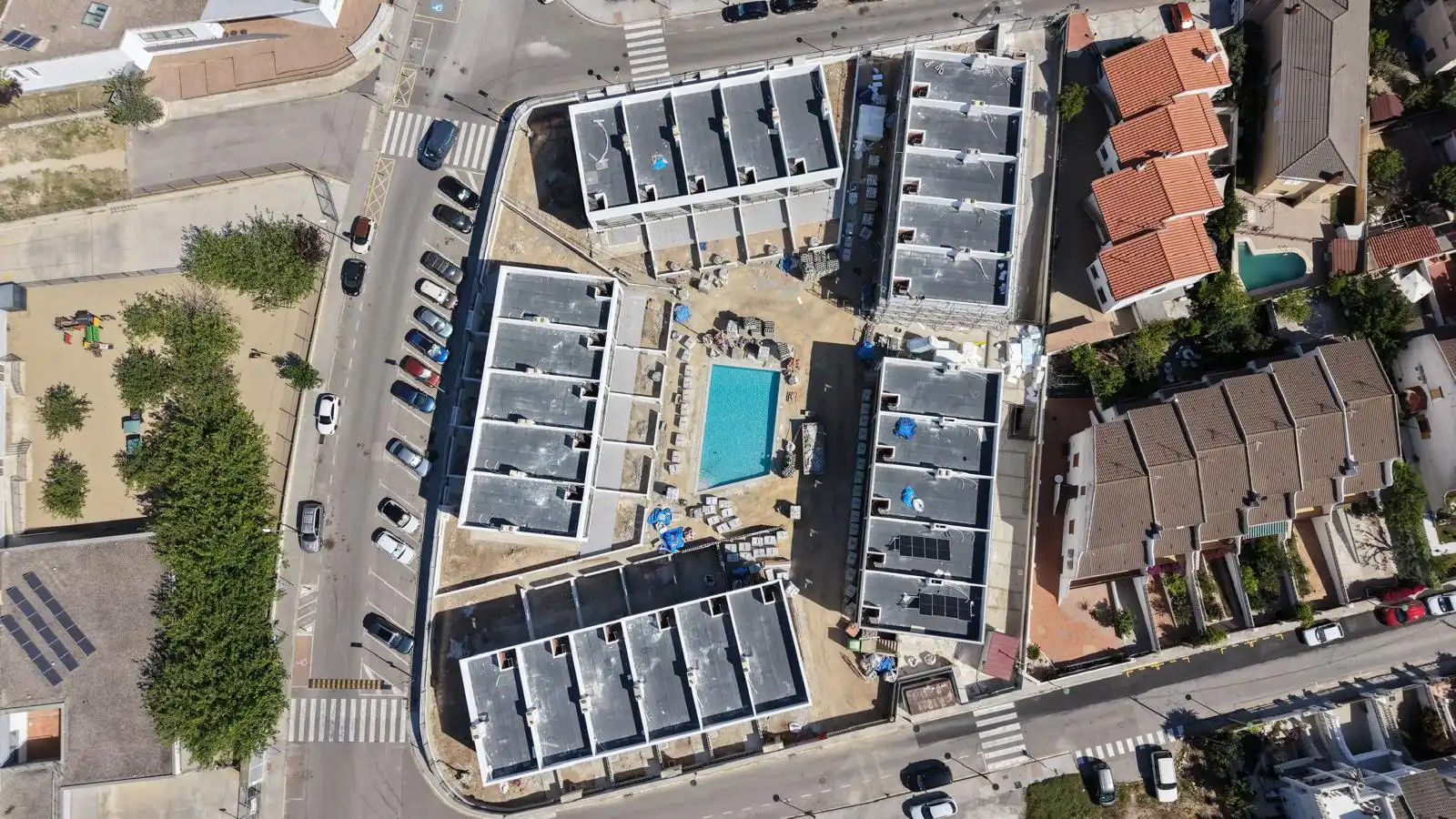 Außenansicht von Einfamilien-Reihenhaus zum Verkauf in El Vendrell mit Klimaanlage, Heizung und Privatgarten