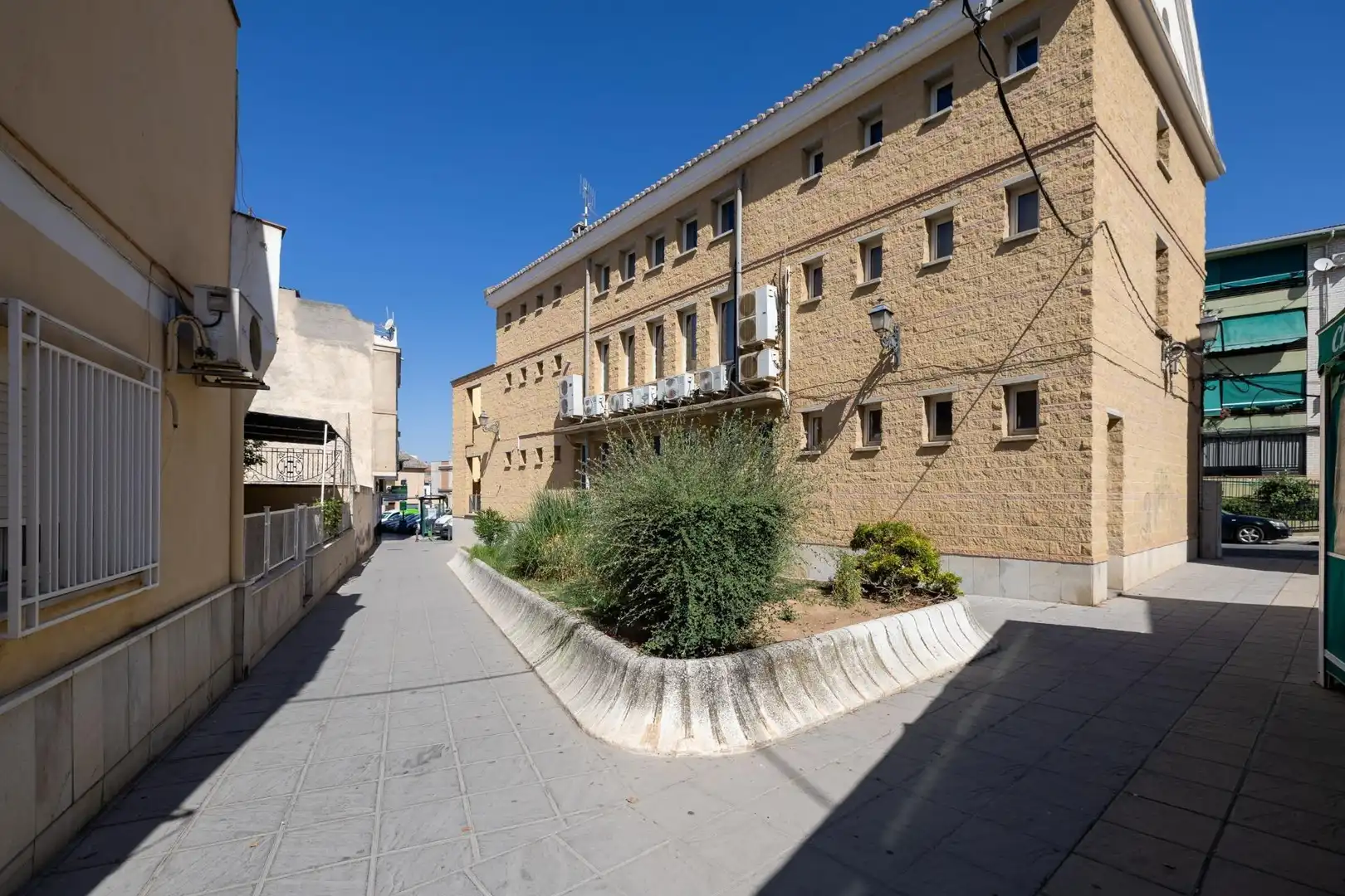 Vista exterior de Pis en venda en Albolote amb Aire condicionat i Balcó