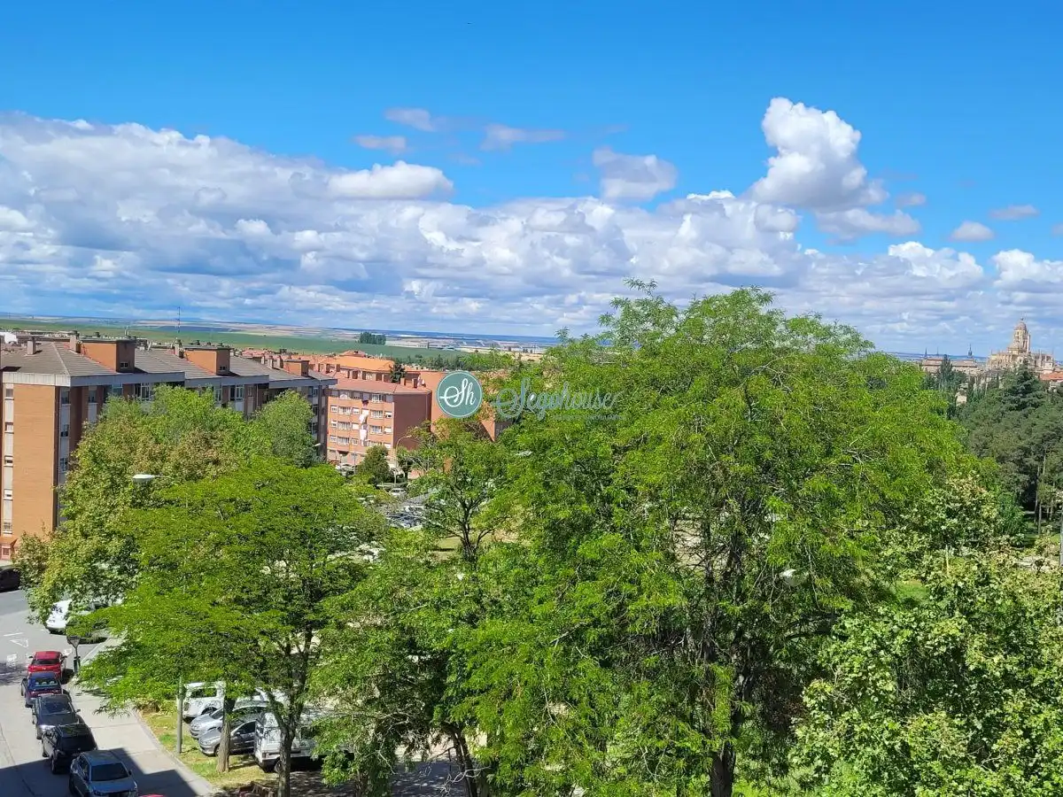 Vista exterior de Piso en venta en Segovia con Calefacción y Terraza