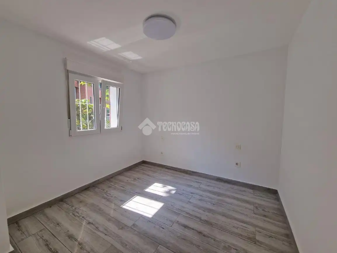Bedroom of Flat for sale in Madrid  with Air Conditioner and Heating