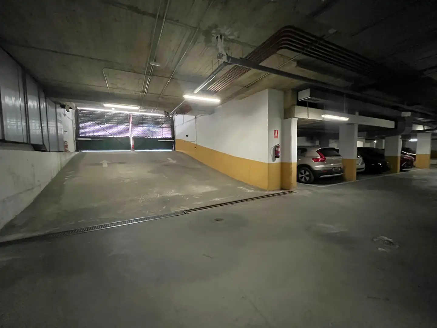 Garage for rent in Calle de Albarracín, 15, Simancas