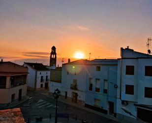 Vista exterior de Casa adosada de lloguer en San Rafael del Río amb Calefacció, Moblat i Forn