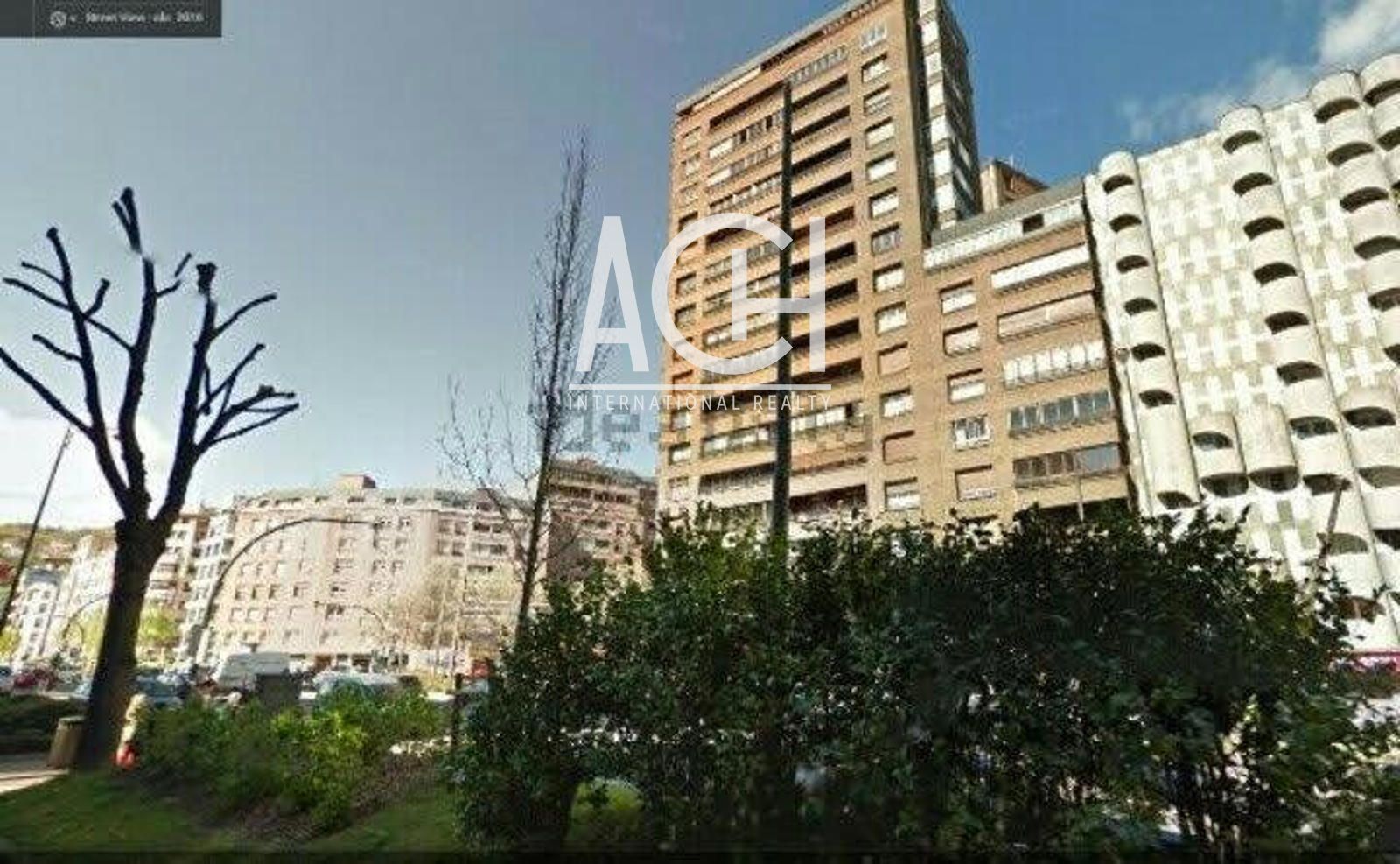 Vista exterior de Pis de lloguer en Bilbao  amb Calefacció, Terrassa i Moblat