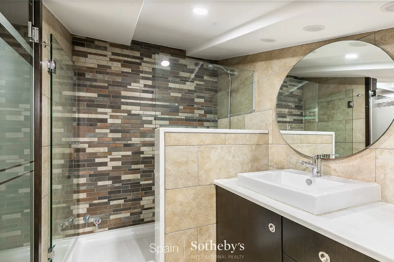 Bathroom of Houses for sale in Sant Pere de Ribes  with Air Conditioner, Heating and Private garden
