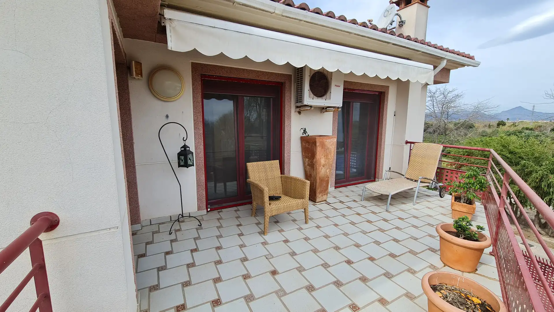 Terrassa de Casa o xalet en venda en Oliva amb Aire condicionat, Calefacció i Jardí privat