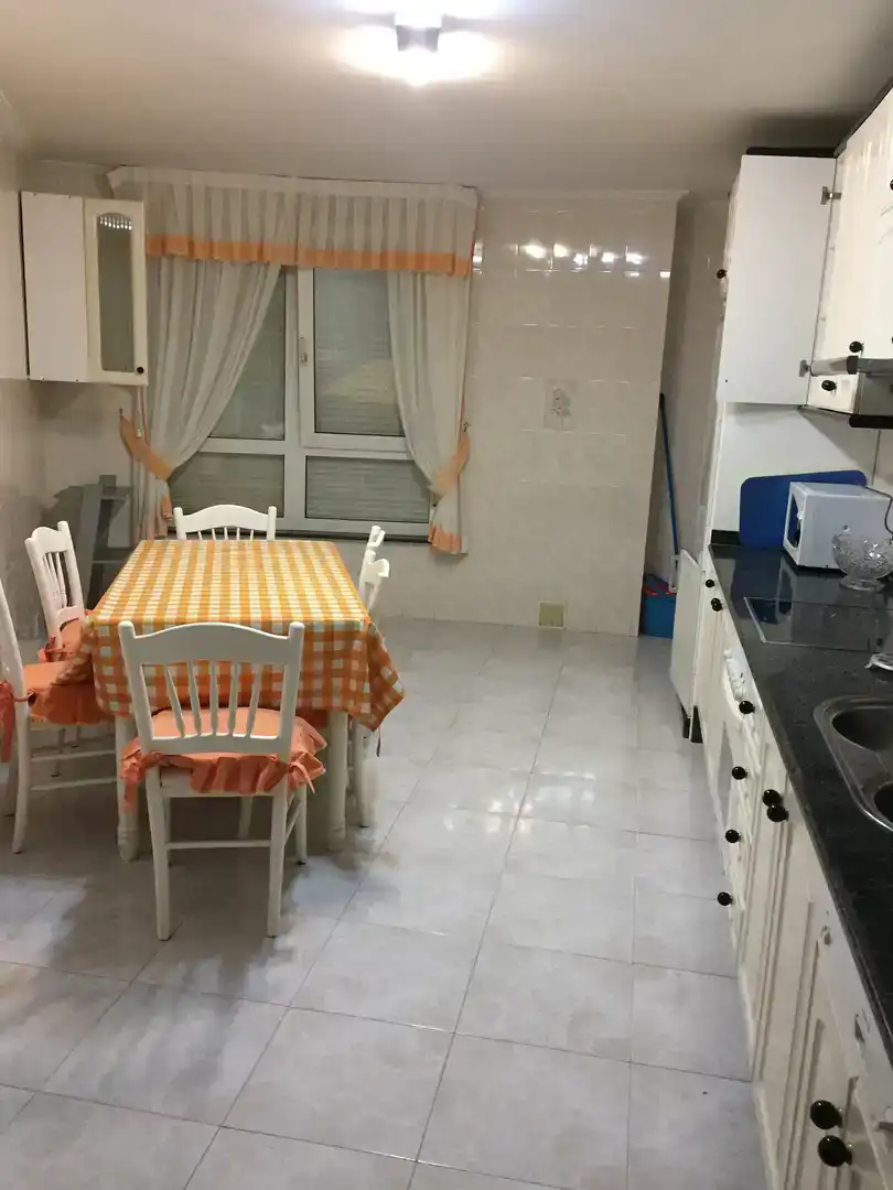 Küche von Wohnung zur Miete in Viveiro mit Parkett, Möbliert und Balkon