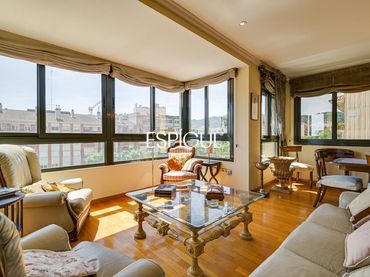 Duplex with balcony for sale in JOSEP Mº MIQUEL I VERGÈS