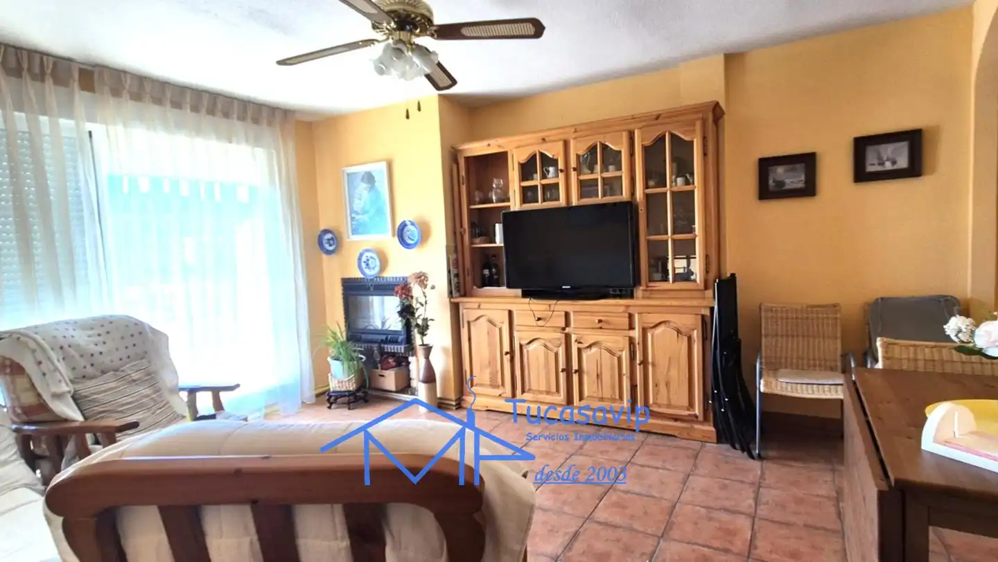 Sala de estar de Piso en venta en Pelayos de la Presa con Terraza y Piscina