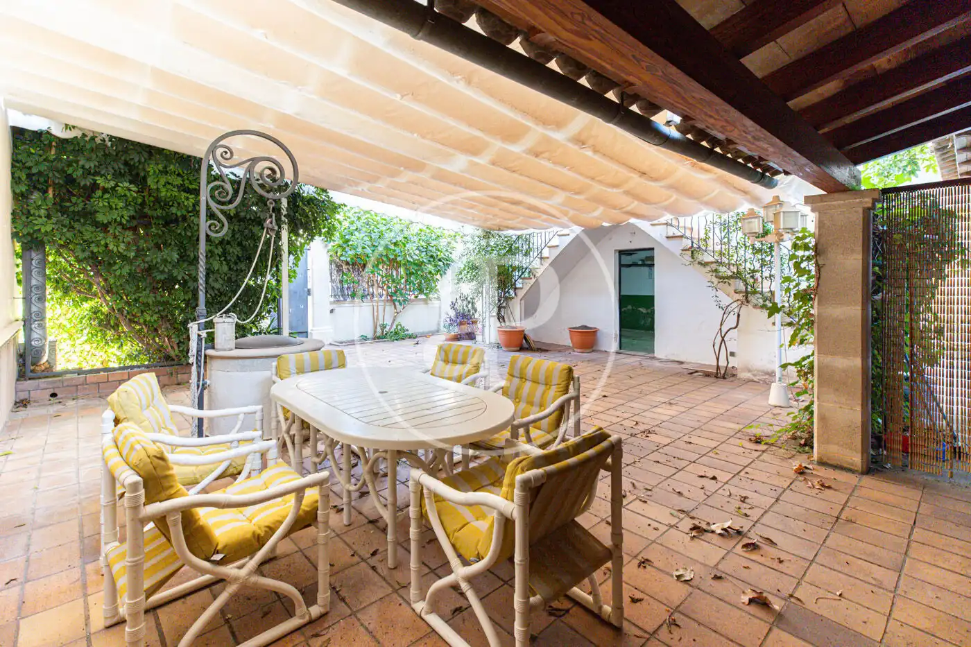 Houses for sale in Carrer de Victorio Luzuriaga, Sant Agustí