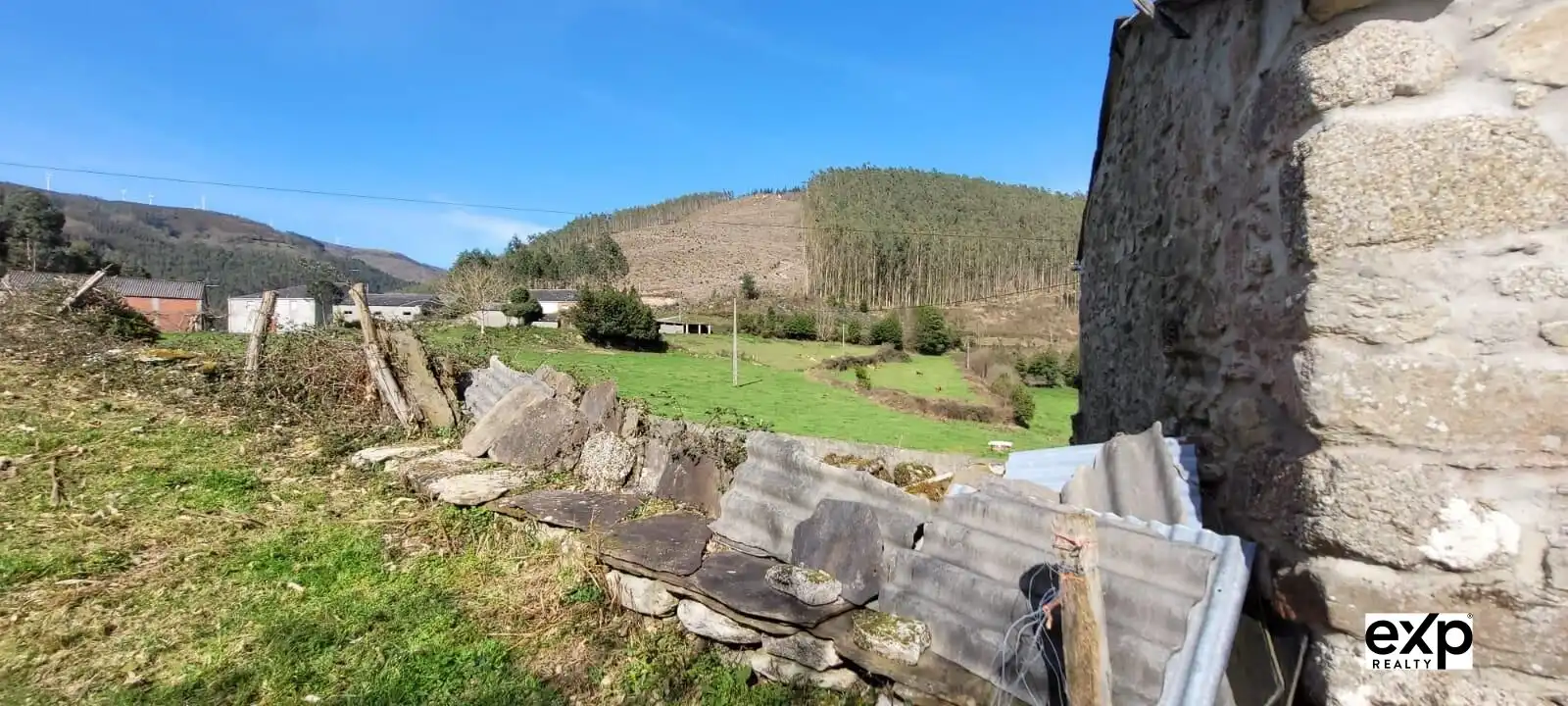Detached homes for sale in O Valadouro    with Furnished