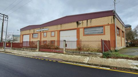 Oportunidad. Haro. Nave industrial de 573 m2 útiles sobre amplia parcela de 1.442 m2 en el precio de 380.000 €.