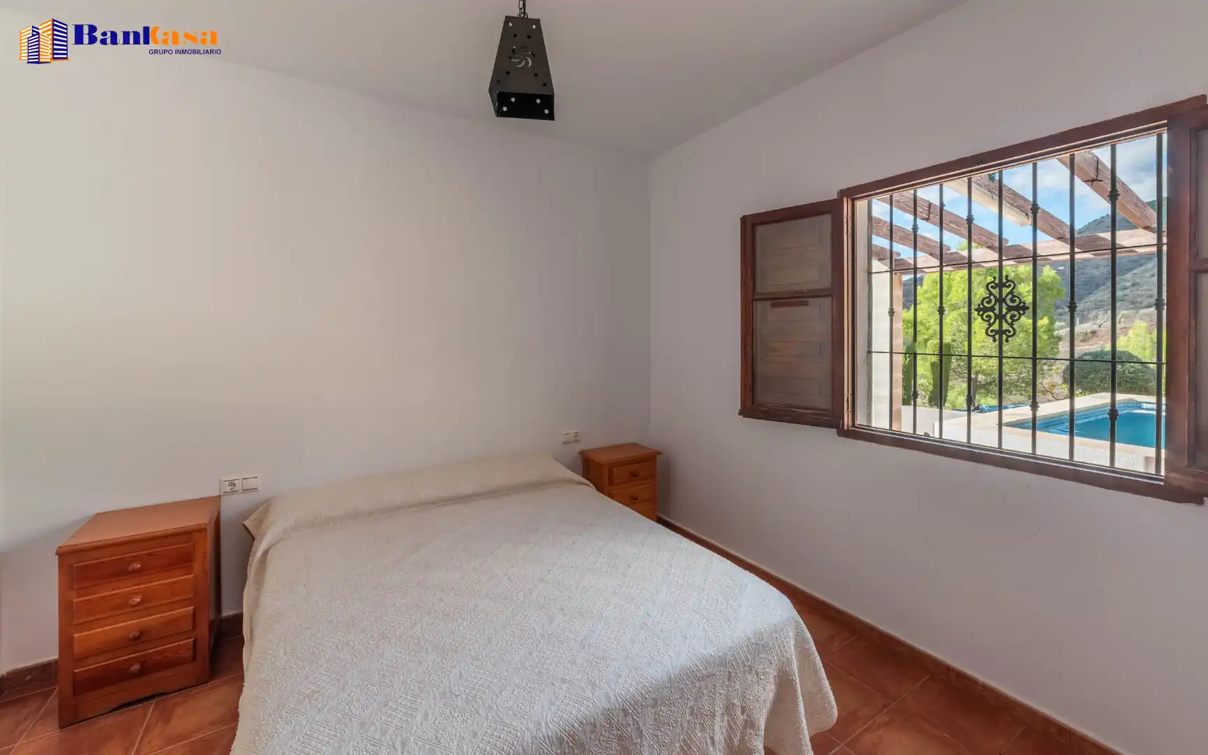 Habitación de Casa o chalet en venta en Casabermeja con Jardín privado, Piscina y Amueblado