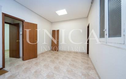 Flat for sale in  Madrid Capital  with Heating