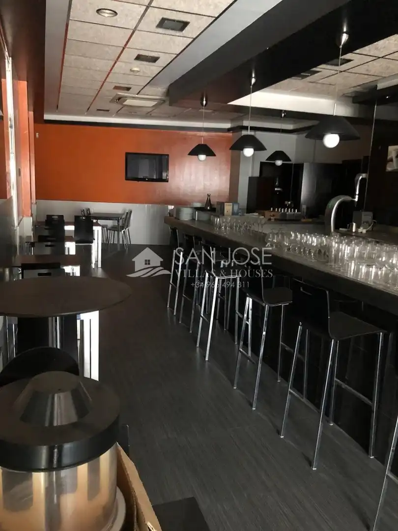 Local comercial en venta en Crevillent