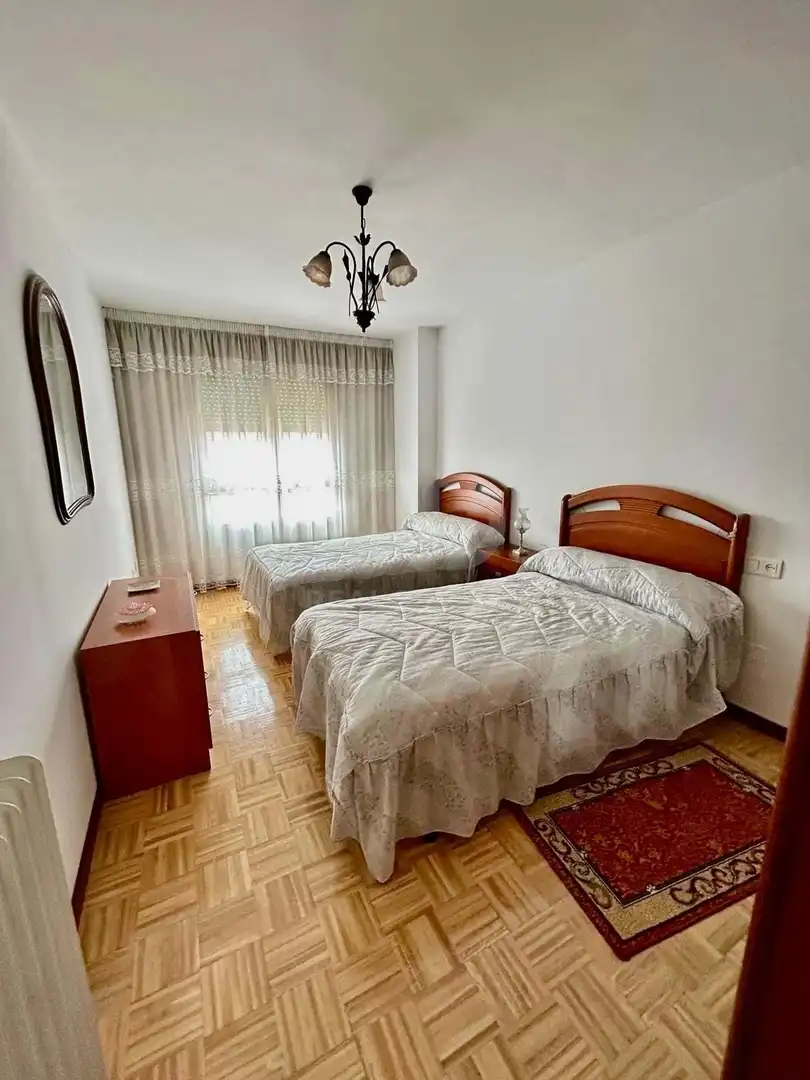 Habitación de Piso en venta en La Bañeza  con Calefacción